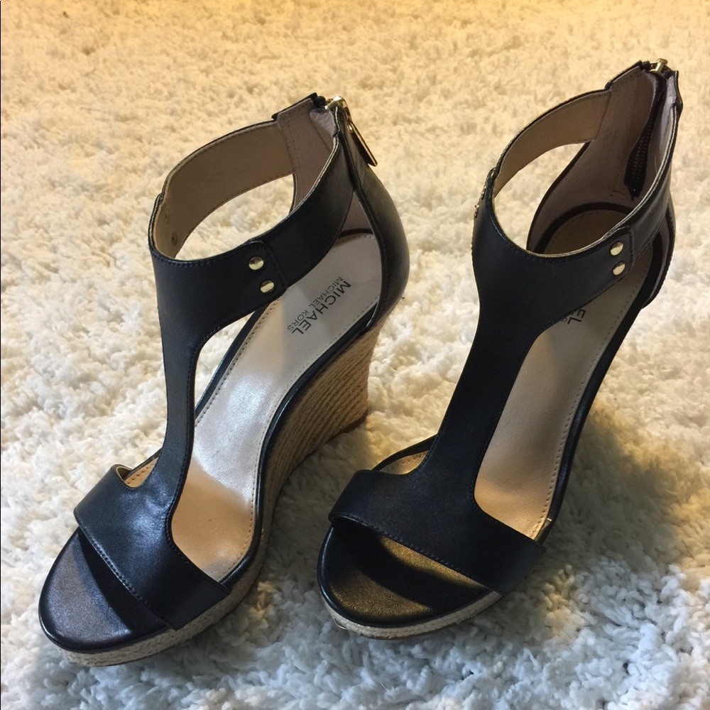 Michael Kors Size 6 Black Leather Wedge Sandal EC